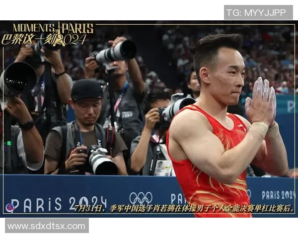 体操运动员在竞技舞台上的坚持与荣耀：从训练到巅峰的心路历程