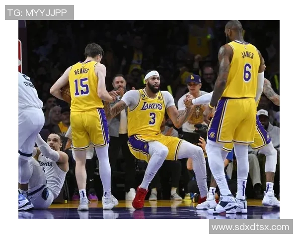 湖人对阵热火精彩赛事直播在线观看全程回顾与分析 湖人对阵热火精彩赛事直播在线观看全程回顾与分析