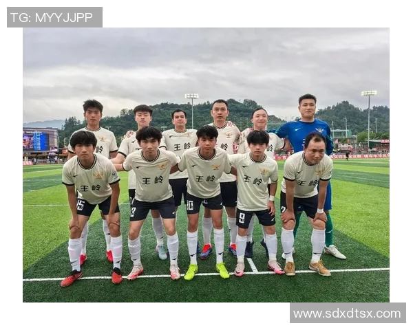 南京足球队与西安足球队赛后复盘速度对比分析及战术探讨