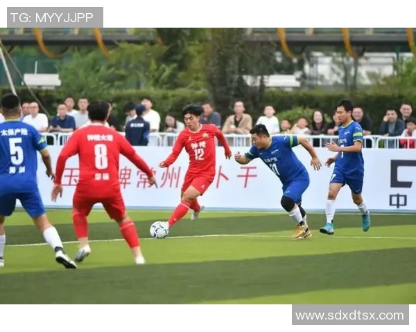 全新足球联赛赛季开幕 各队豪华阵容火力全开 展现激情与实力争锋